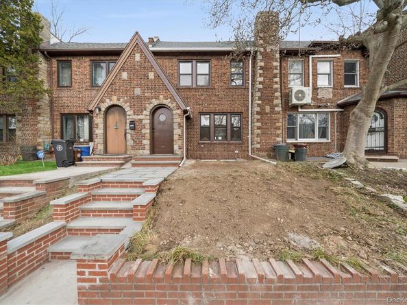 85-55 67Th Road, Rego Park NY 11374