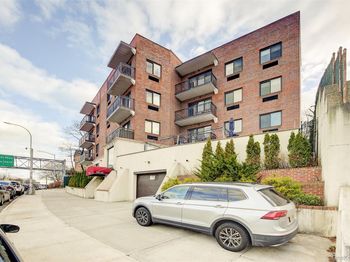 135-46 Grand Central Parkway