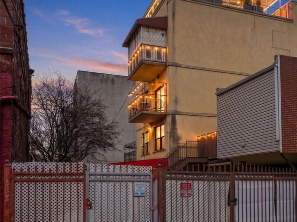 360 S 3rd Street, Brooklyn NY 11211