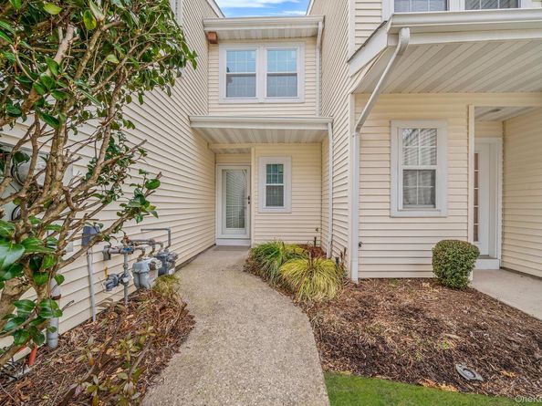 103 Northwood Court, Bayport NY 11705