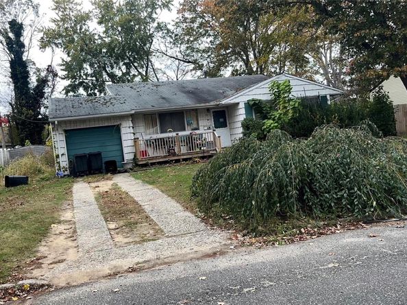 47 Hunter Lane, Centereach NY 11720