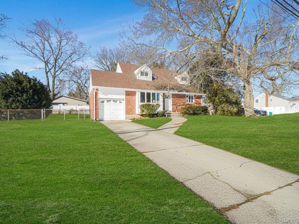 182 W 17th Street, Deer Park NY 11729