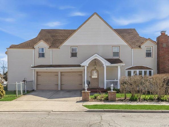 12 Stone Boulevard, Massapequa NY 11758