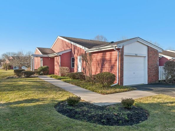908 Drew Lane, Saint James NY 11780