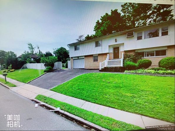 2 Norwood Lane, Ronkonkoma NY 11779
