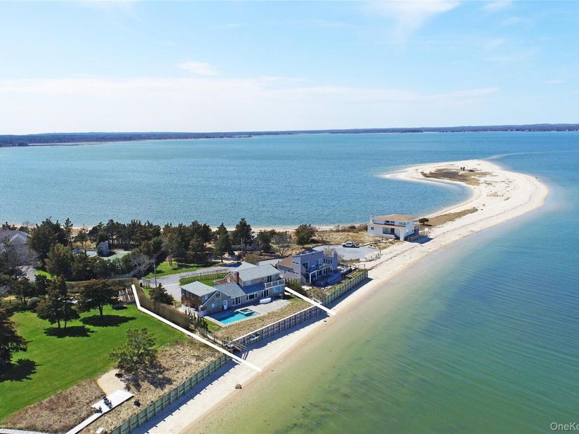 10 Barrett Drive, Hampton Bays NY 11946