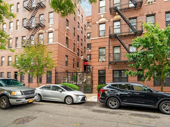 1976 Lafontaine Avenue 4D, Bronx NY 10457