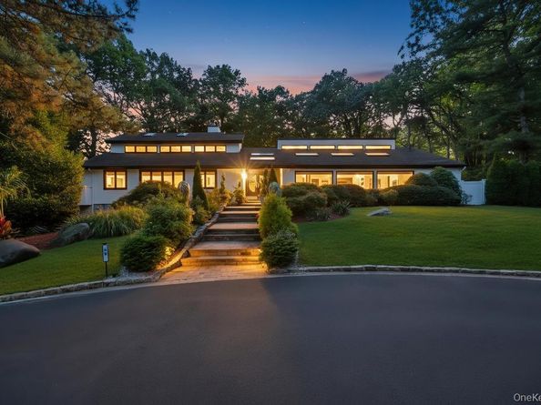 30 Fox Hollow Ridings Road, Northport NY 11768