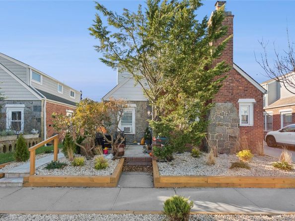 107 Pacific Boulevard, Long Beach NY 11561