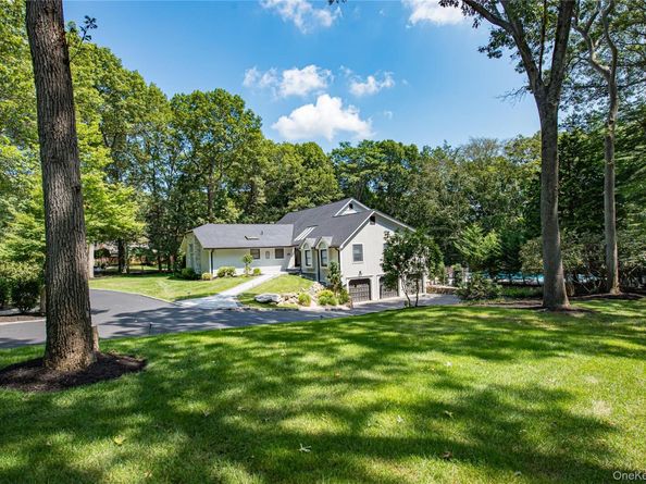 142 Landing Meadow Road, Smithtown NY 11787