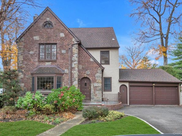 3 Station Road, Great Neck NY 11023