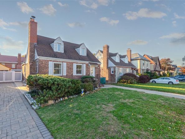 7516 180th Street, Fresh Meadows NY 11366
