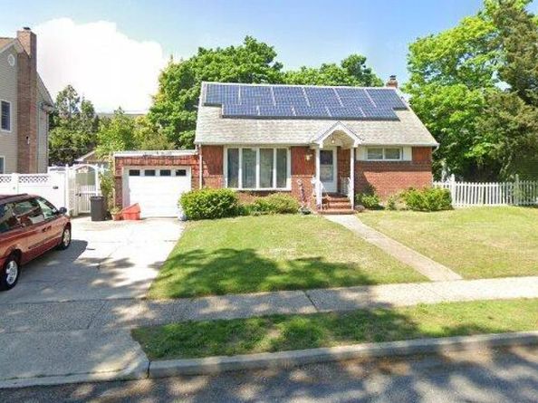 790 Floral Park Road, Franklin Square NY 11010