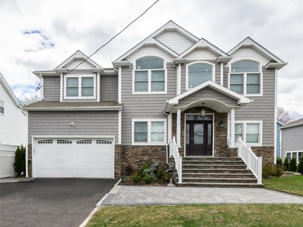 19 Glenwood Road, Glen Head NY 11545