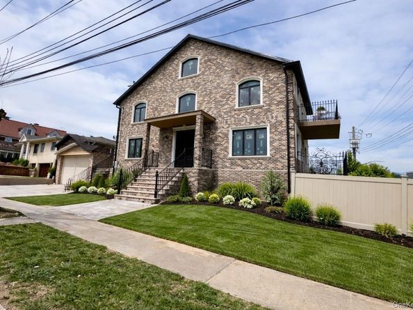 168-19 12 road, Beechhurst NY 11357