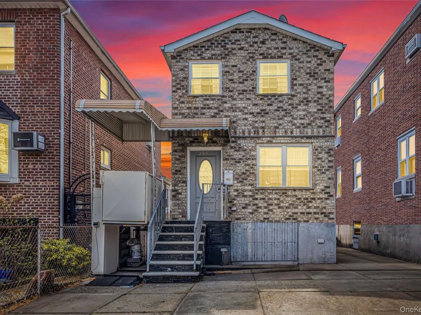 2515 Woodhull Avenue, Bronx NY 10469