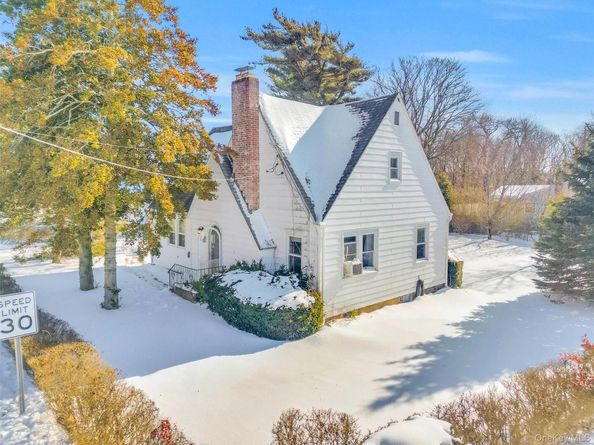42 Greenwood Road Bay Shore, NY 11706, Bay Shore NY 11706