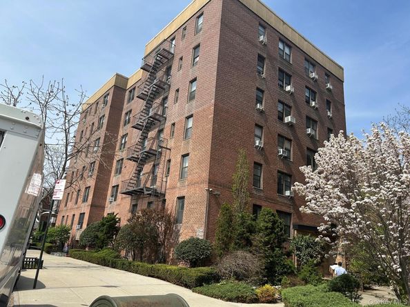 7259 Shore Road 3A, Brooklyn NY 11209