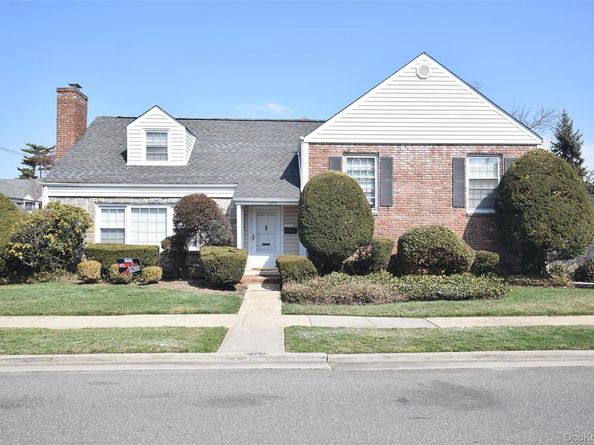 283 Princeton Road, Rockville Centre NY 11570