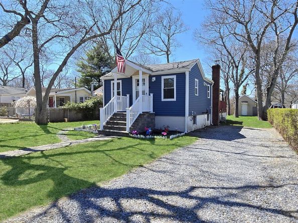 20 Daisy Place, Selden NY 11784