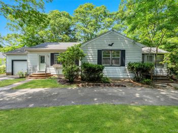 62 Squires Avenue