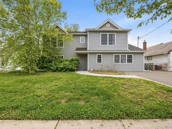 3 Sunrise Street, Plainview NY 11803