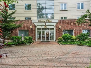 171 Great Neck Road