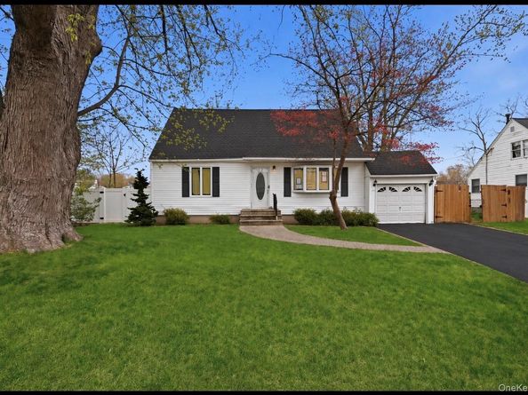 23 Woods Lane, Centereach NY 11720