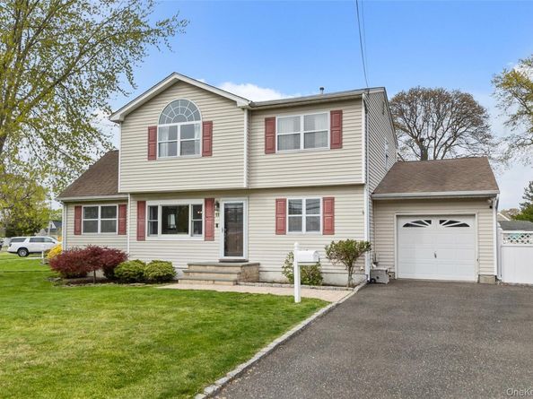 15 Adams Street E, East Islip NY 11730