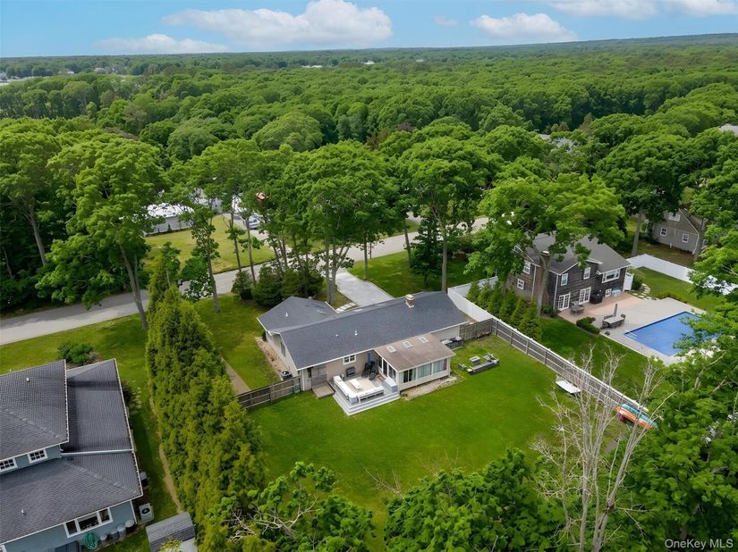 27 Canvasback Lane, East Quogue NY 11942