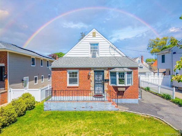 545 7th Avenue, New Hyde Park NY 11040