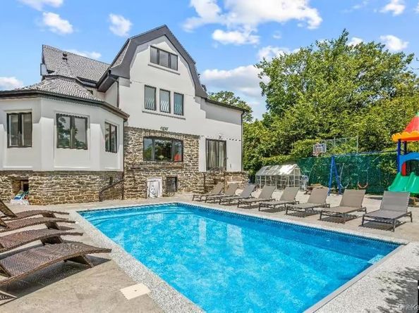 115-18 Mayfair Road, Kew Gardens NY 11418