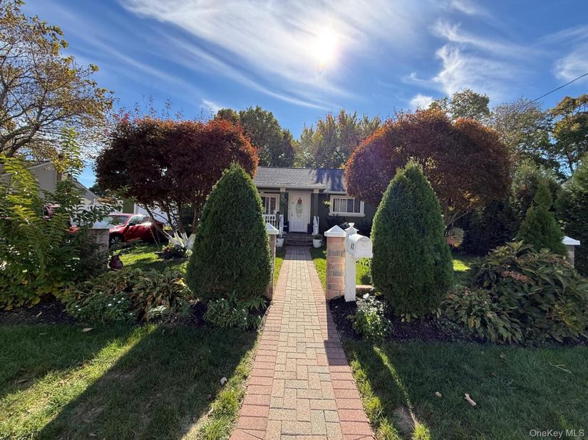 63 Saint Peters Drive, Brentwood NY 11717