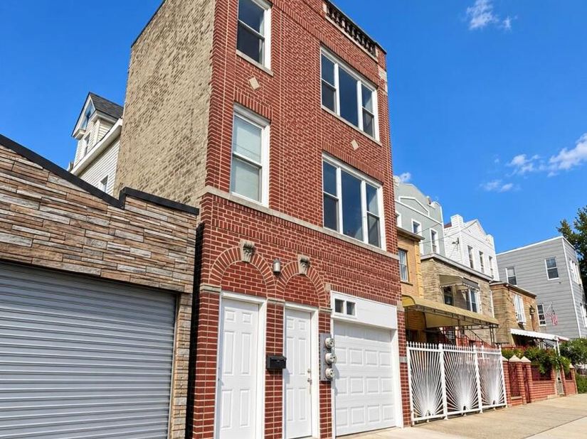 5611 Waldron Street, Corona NY 11368