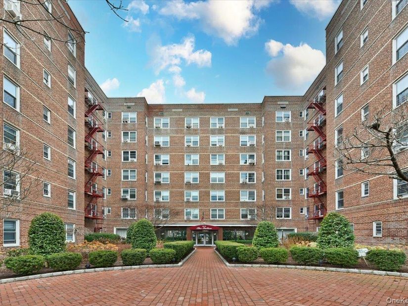 64-11 99th Street 116, Rego Park NY 11374