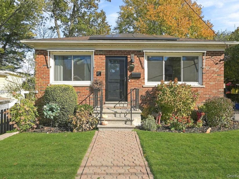 17 S Longfellow Street, Hartsdale NY 10530
