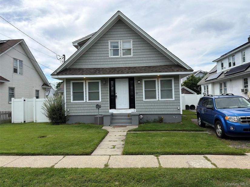 116 S Clinton Avenue, Bay Shore NY 11706