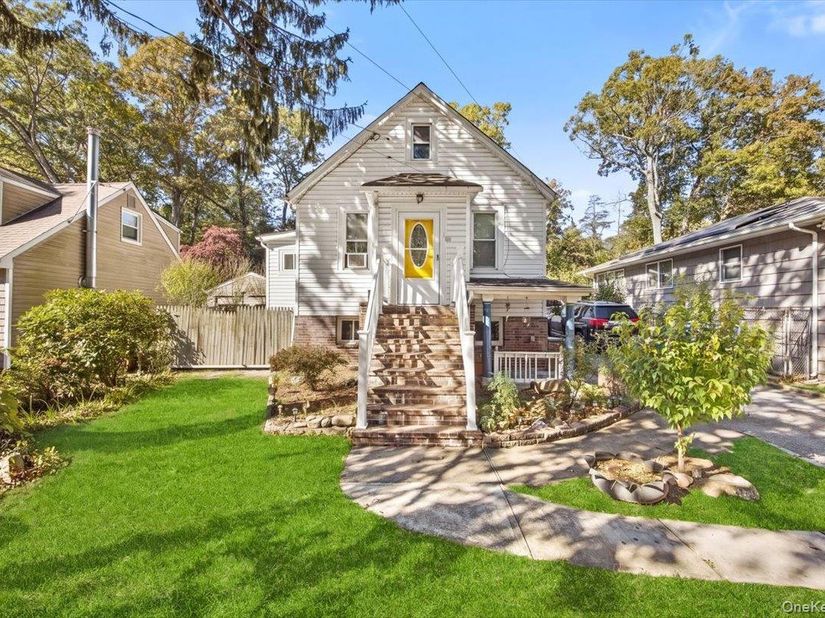 213 Melville Road, South Huntington NY 11746