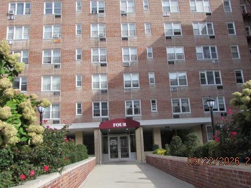 4 Sadore Lane 7J, Yonkers NY 10710