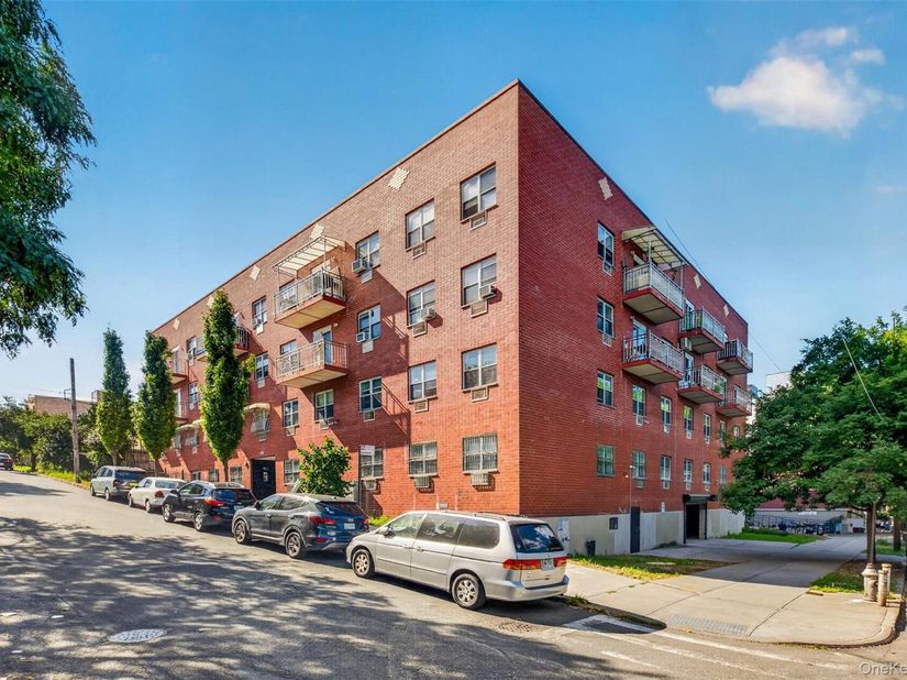 11245 39th Avenue 1E, Corona NY 11368