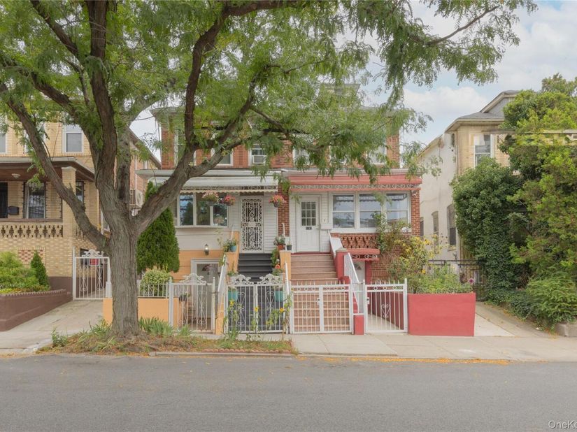 3214 Fenton Avenue, Bronx NY 10469