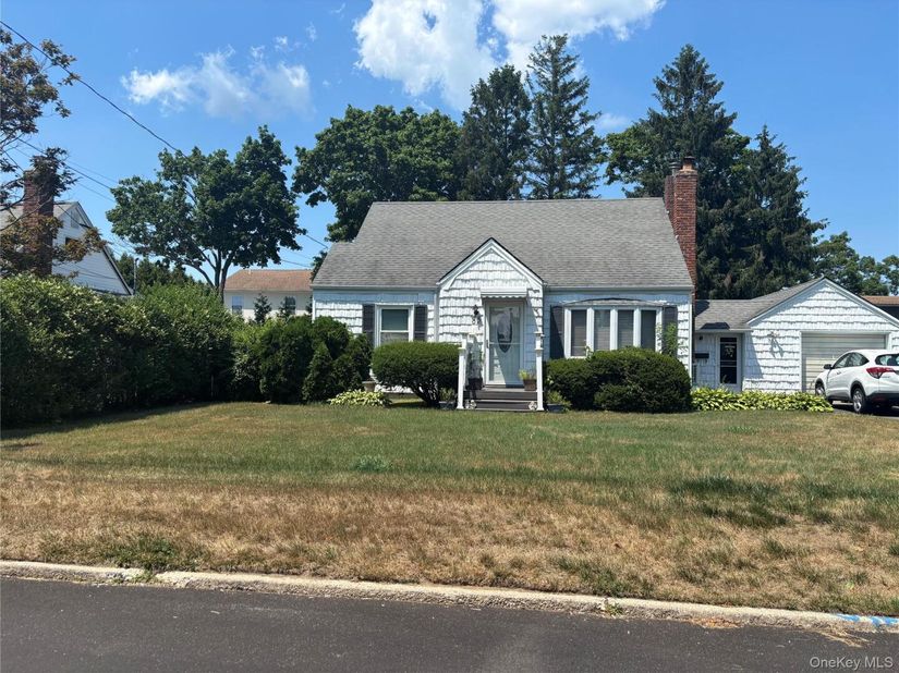 85 Harris Street, Patchogue NY 11772