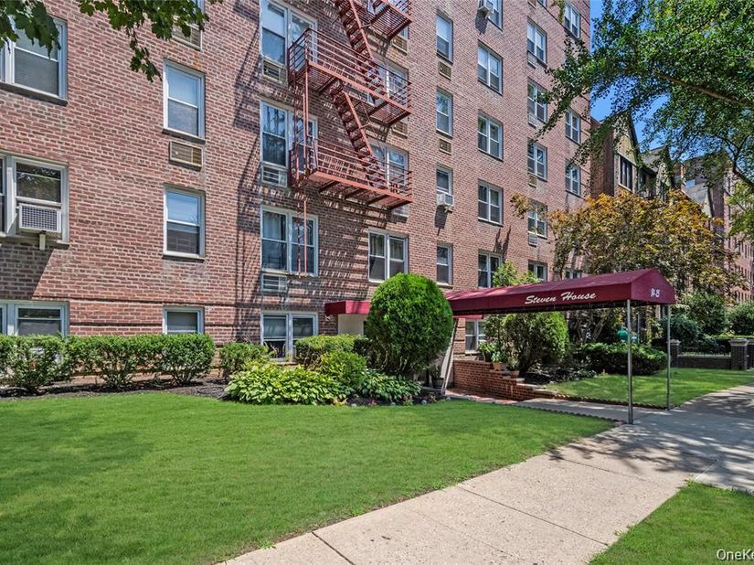 84-25 118 Street 3D, Kew Gardens NY 11415