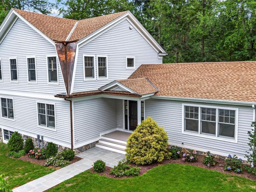 21 Twin Lakes Road, South Salem NY 10590