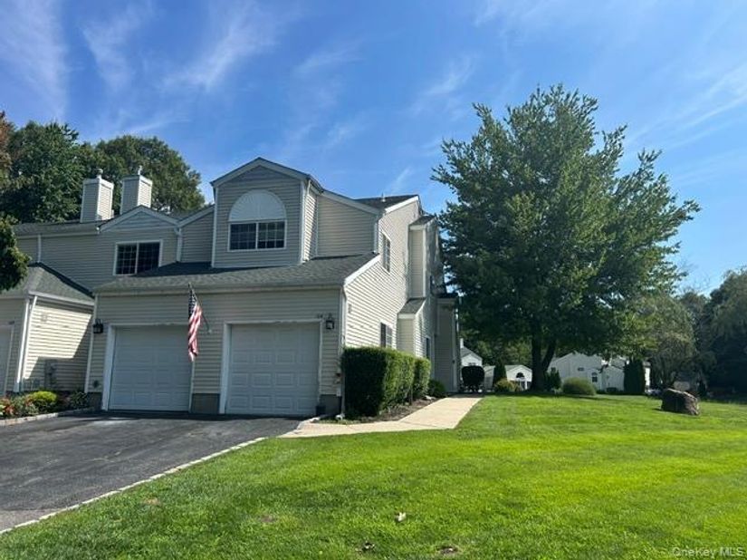 104 Owls Nest Court, Manorville NY 11949