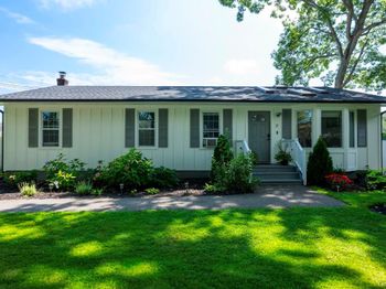8 Silver Road