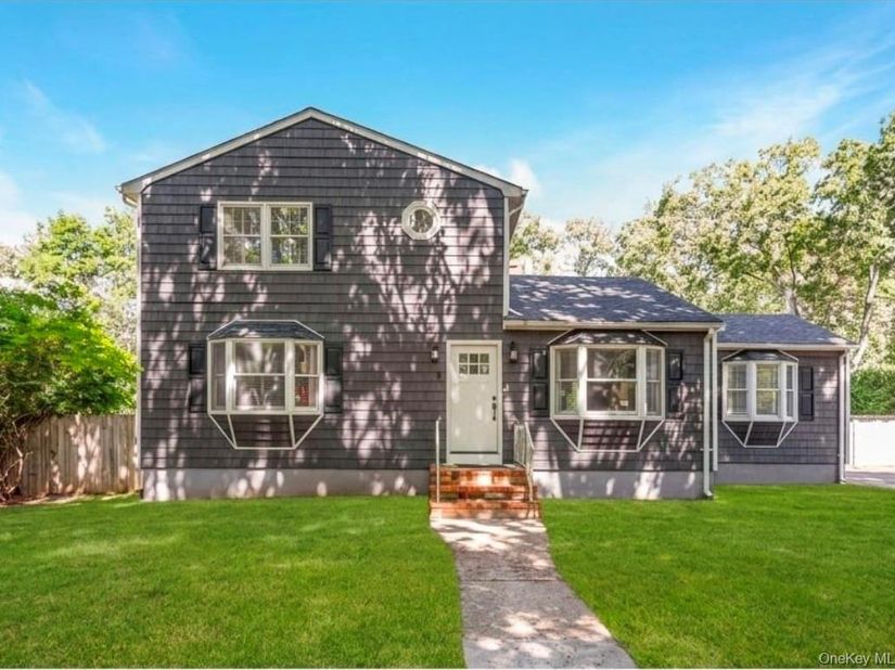 9 Half Moon Pond Road, Ridge NY 11961