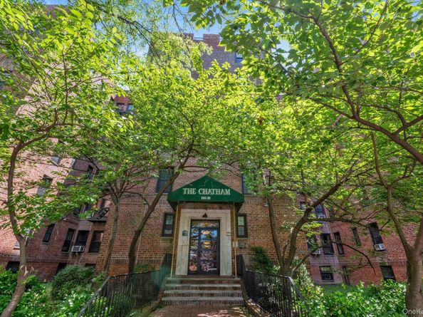 140-18 Burden Crescent 305, Briarwood NY 11435