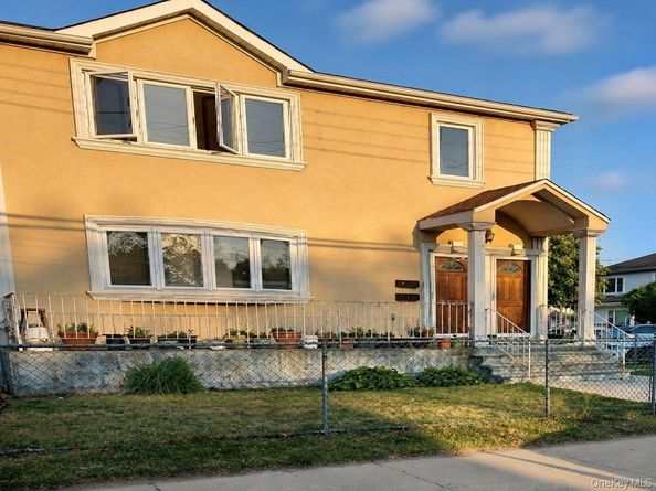 13743 219th Street, Laurelton NY 11413