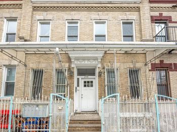 298 Cooper Street